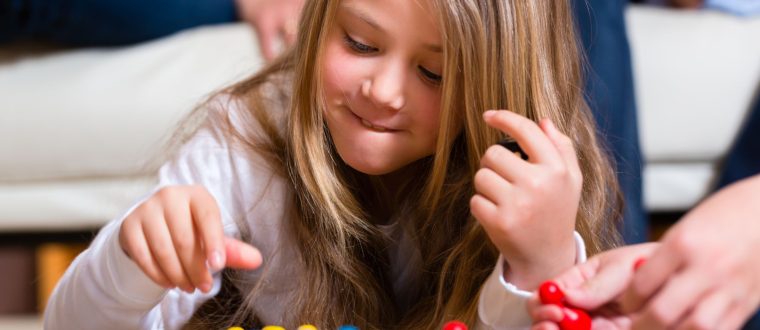 משחקי שולחן למשפחה: המשחקים הכי מומלצים וטיפים לערב מושלם